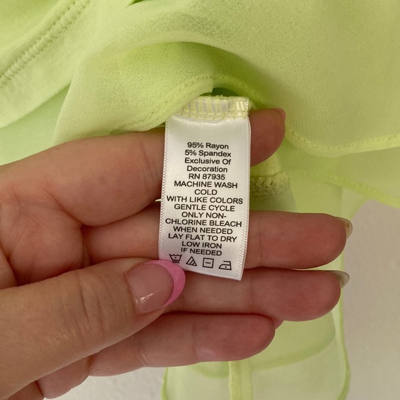 *Women's Petite Chiffon Trim Tee with Pockets | Citron - Picture 4 of 5